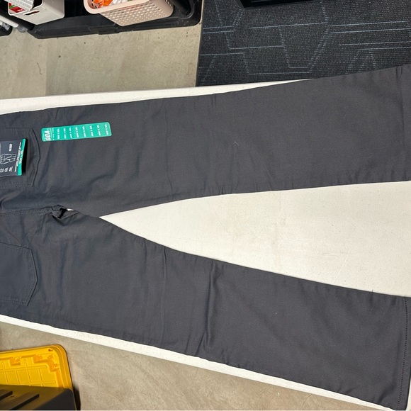 One Day Away Stretch fit 38x32 - Picture 2 of 3